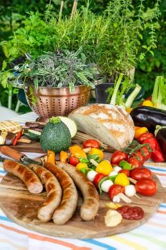 Carnivorous plants, food «dish», Food, Grillen im Garten, herb mix, Herbs and Aromatics, Lifestyle, Vegetable dishes, vegetables mix
